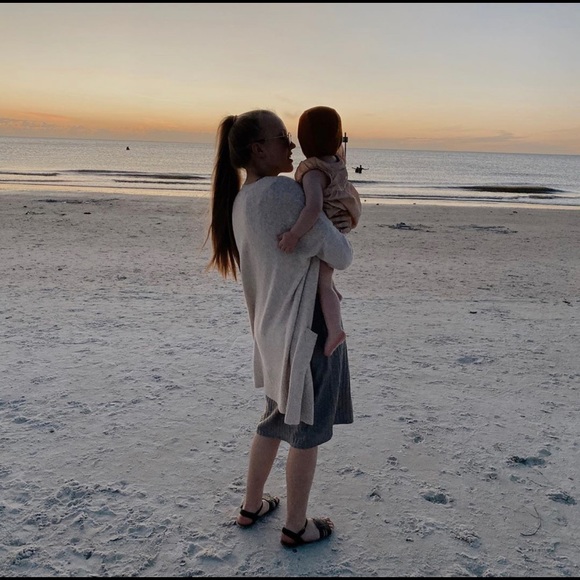 | M E E T  M E | - Picture 3 of 5